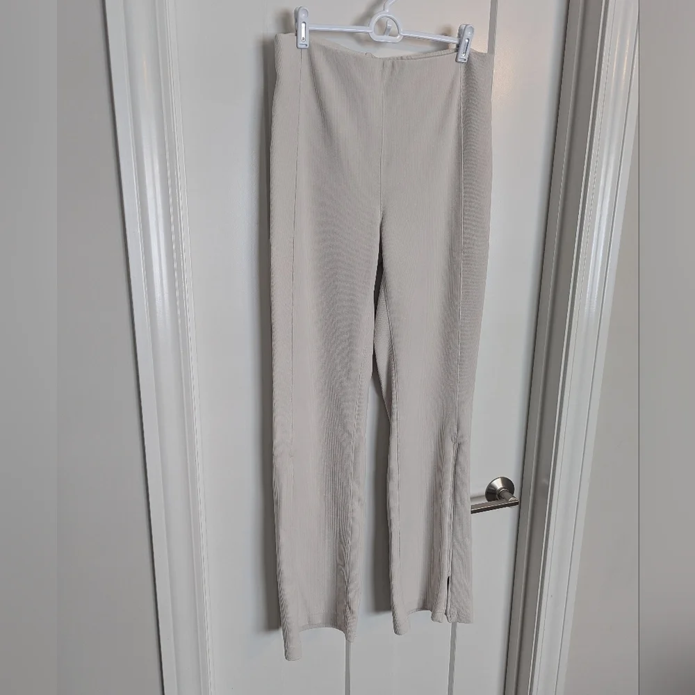 Lululemon Softstreme Ribbed Zip Leg 34